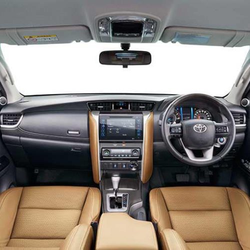 Toyota Fortuner 17-19 — 7 мест