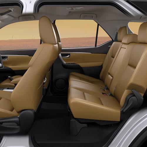Toyota Fortuner 17-19 — 7 мест